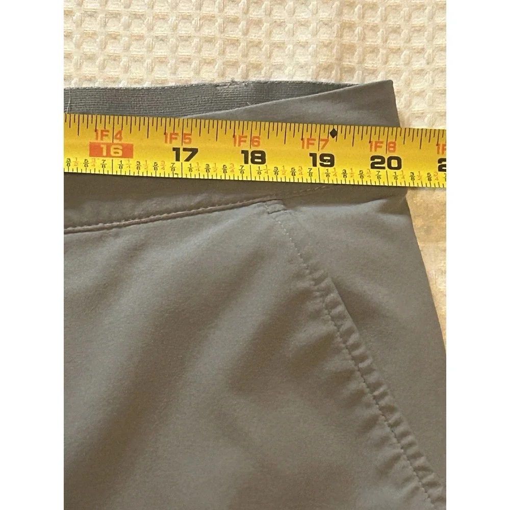 Adidas Men's Light Gray Mid Rise Golf Shorts Size 40 Primegreen  (9.5